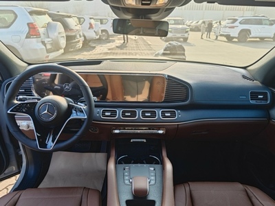 25款奔驰GLE450平行进口 3.0T强劲动力，配置颜色丰富，70多万起售